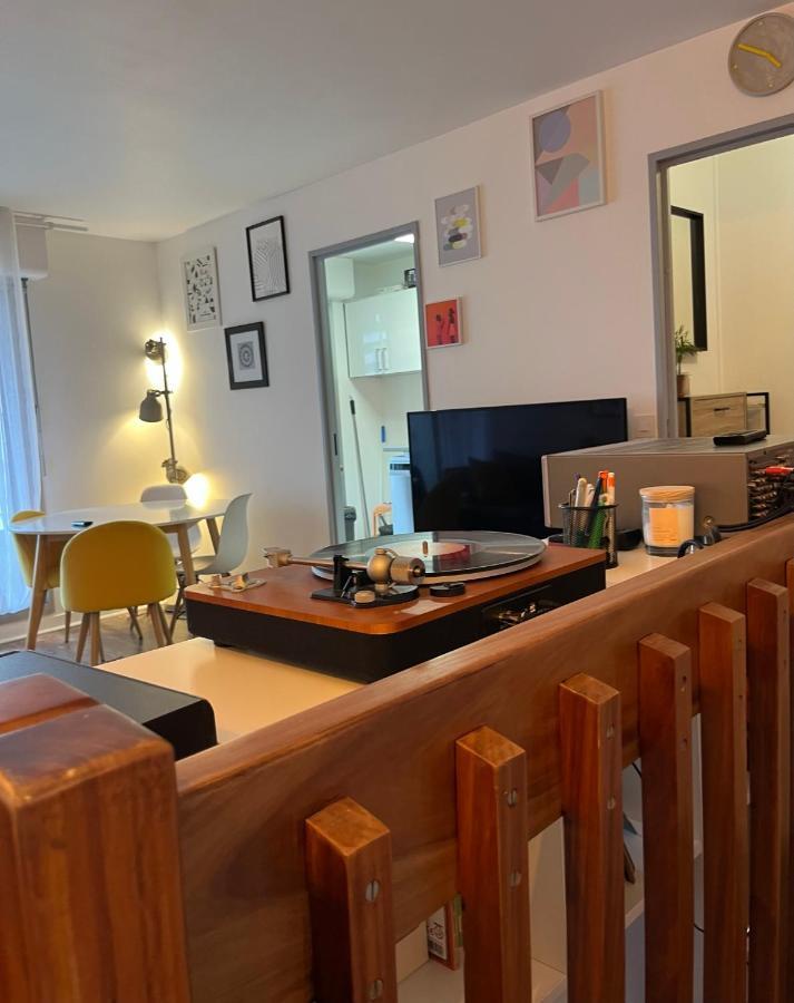 Cosy Duplex Avec Parking A Paris 19 By Immo Kit Bnb Esterno foto
