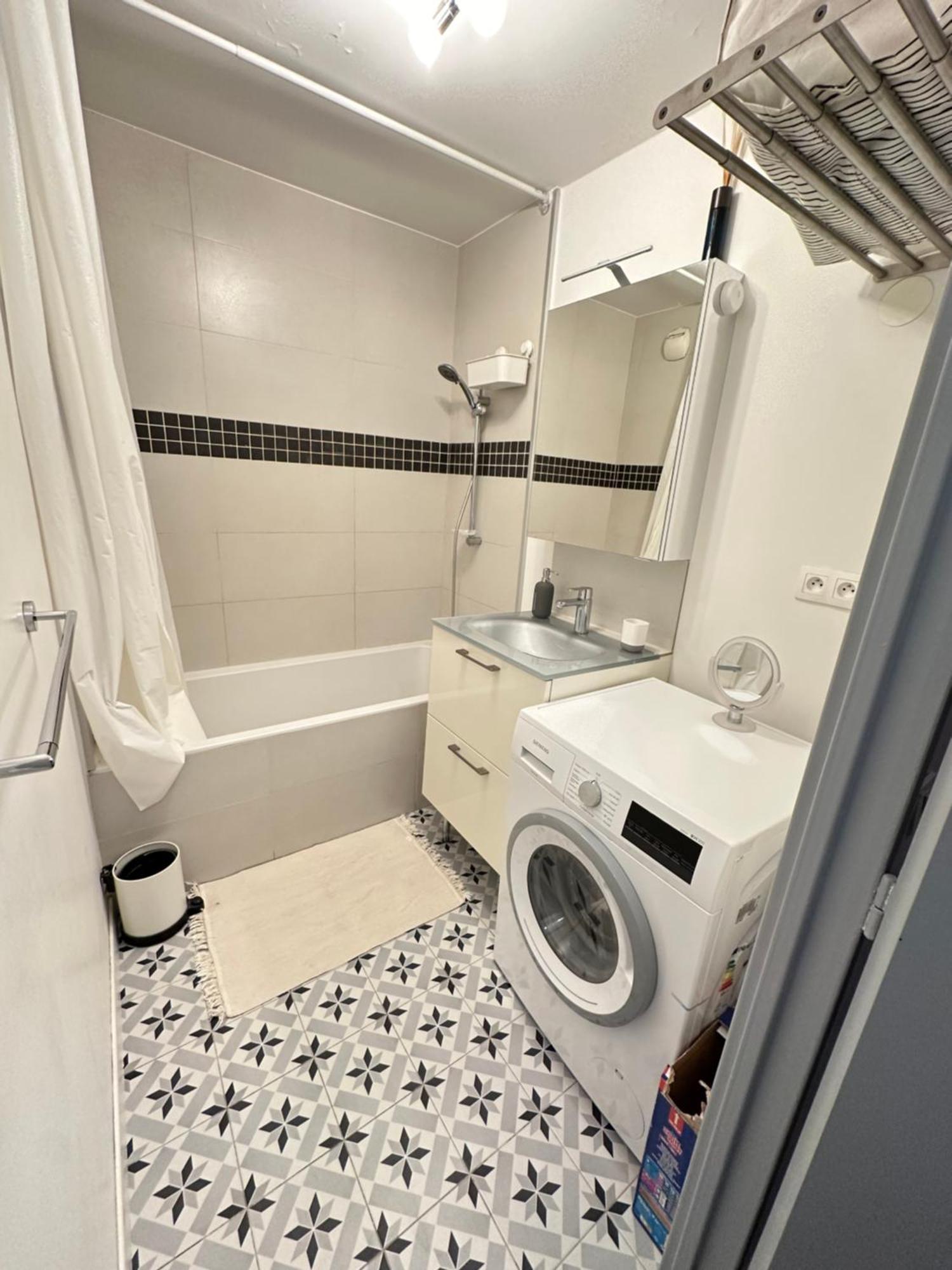 Cosy Duplex Avec Parking A Paris 19 By Immo Kit Bnb Esterno foto
